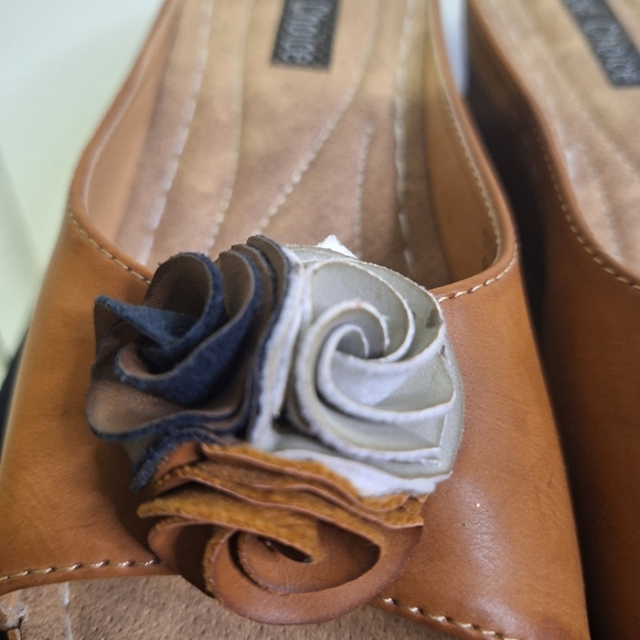 Elegant Tan Mules with Floral Detail - Picture 6 of 6